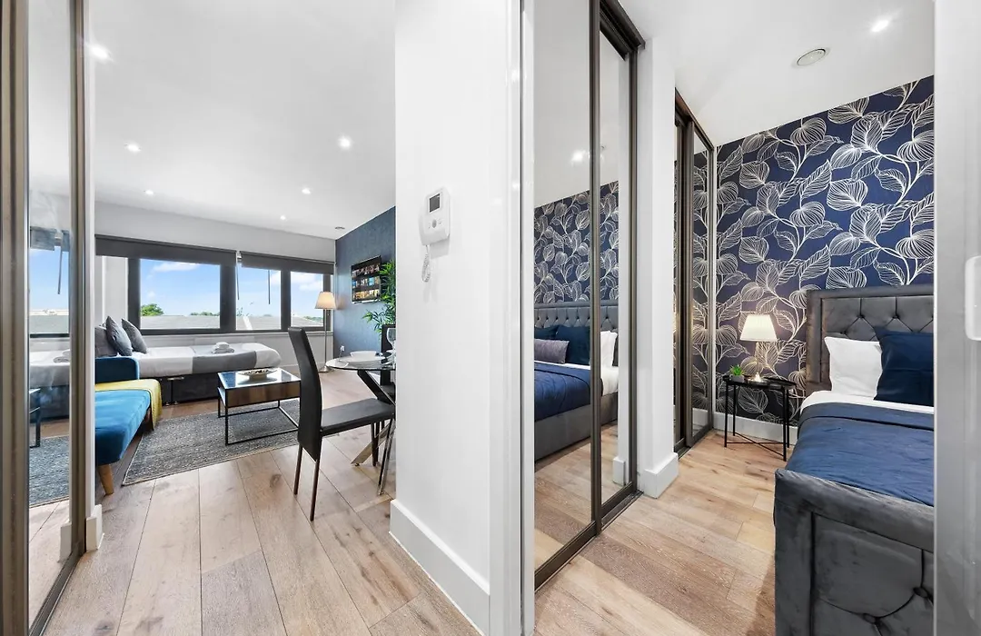 Modern One Bedroom Flat - Sleeps 5 -Near Heathrow - London Ub3-1