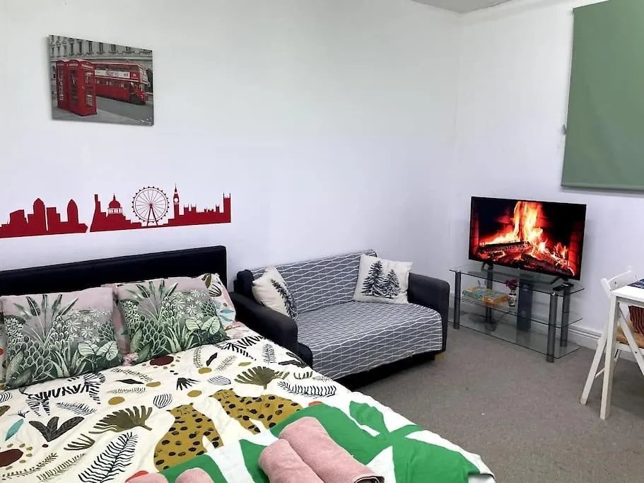 Fabulous Flat In Heart Of London-1