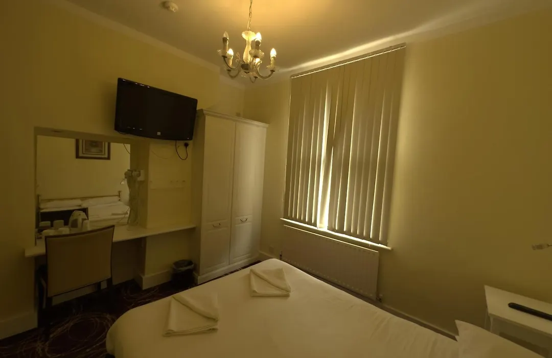 Manor Hotel-1