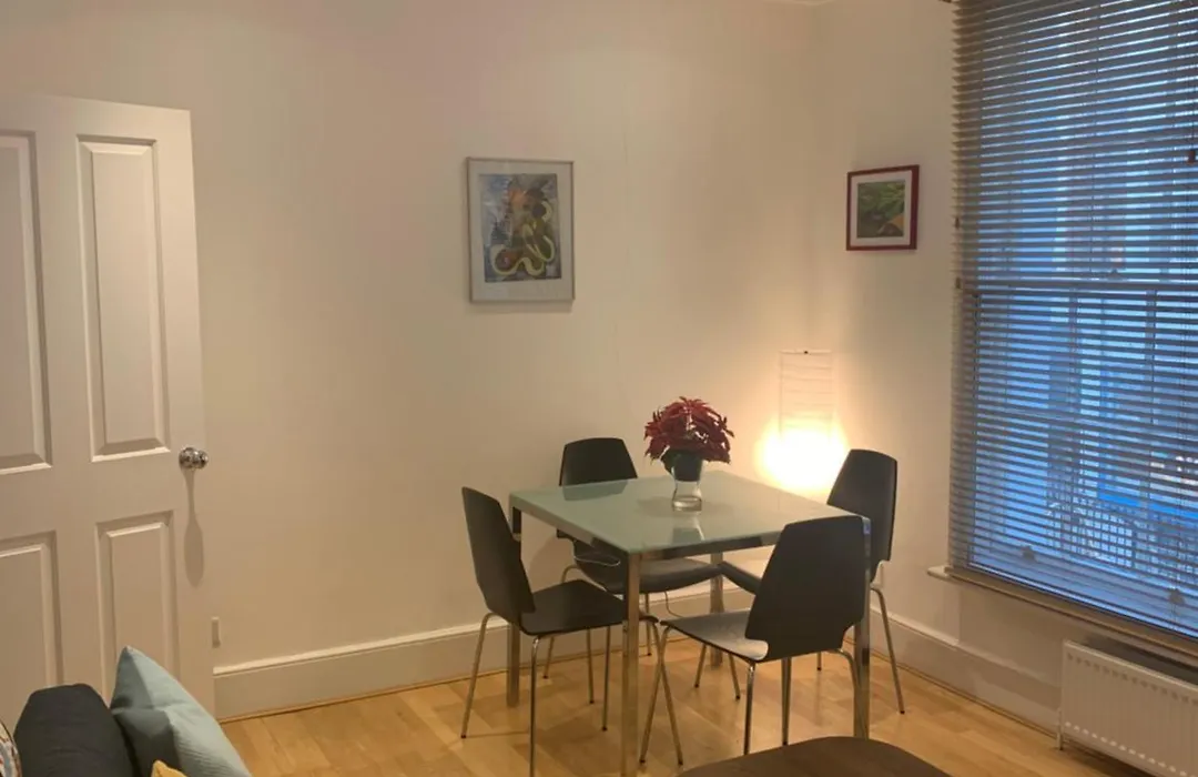 Beautiful One Bedroom Flat In The Heart Of Notting Hill Gate-1