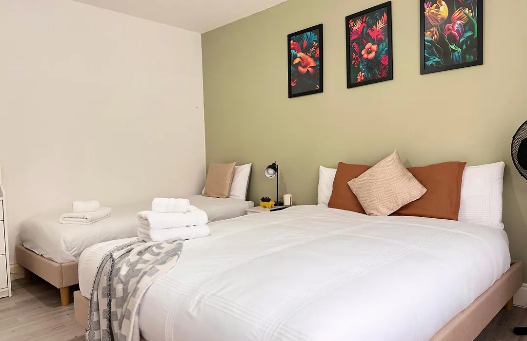 Charming Studio 30Min To Central London-1