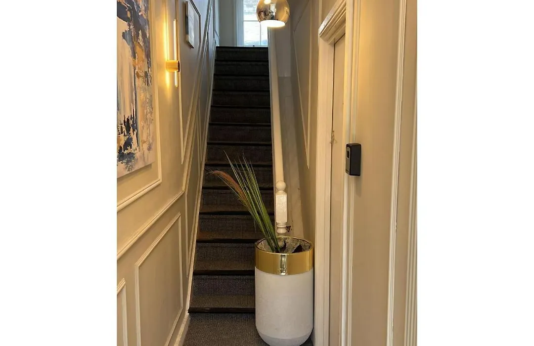 Fb- Spacious 2 Bed Flat Near Edgware Road-1