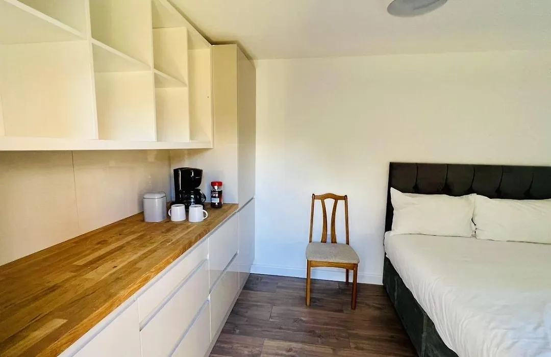 Wood Green Rooms-1