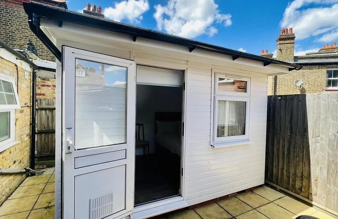 Wood Green Rooms-1