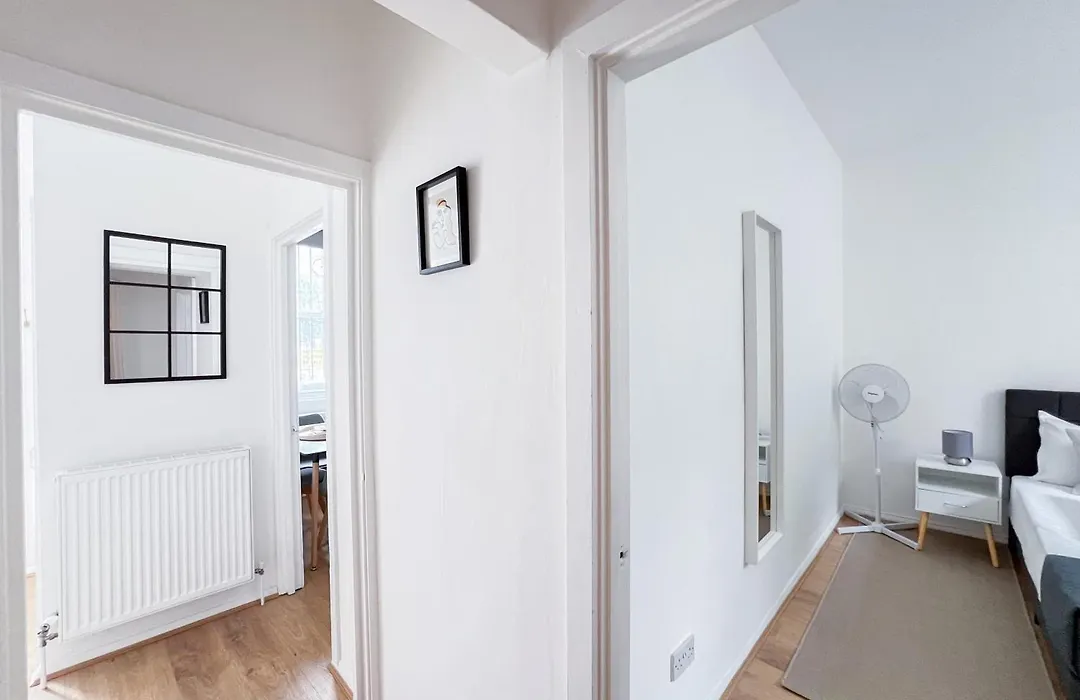 Pleasant 1 Bedroom Camden Apartment -On 1St Floor-1