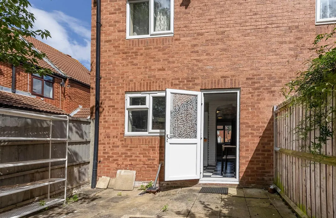 Cosy Home By Excel Centre & City Airport-1