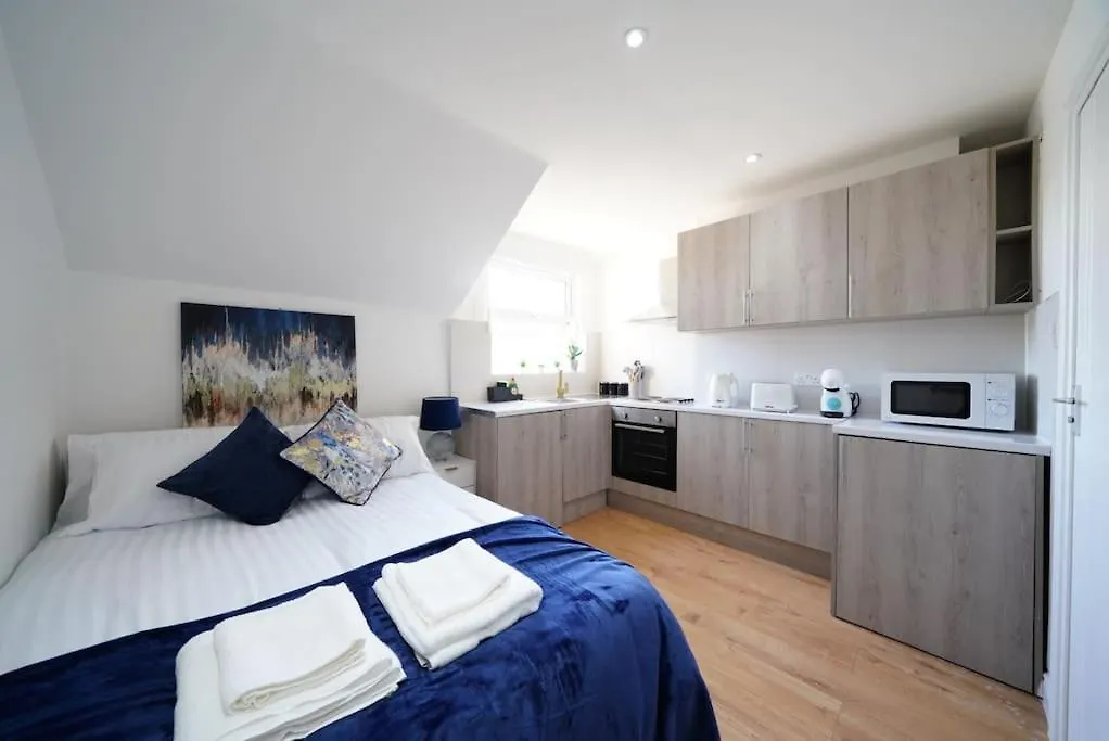 New Private Studio Apartment London 6-1