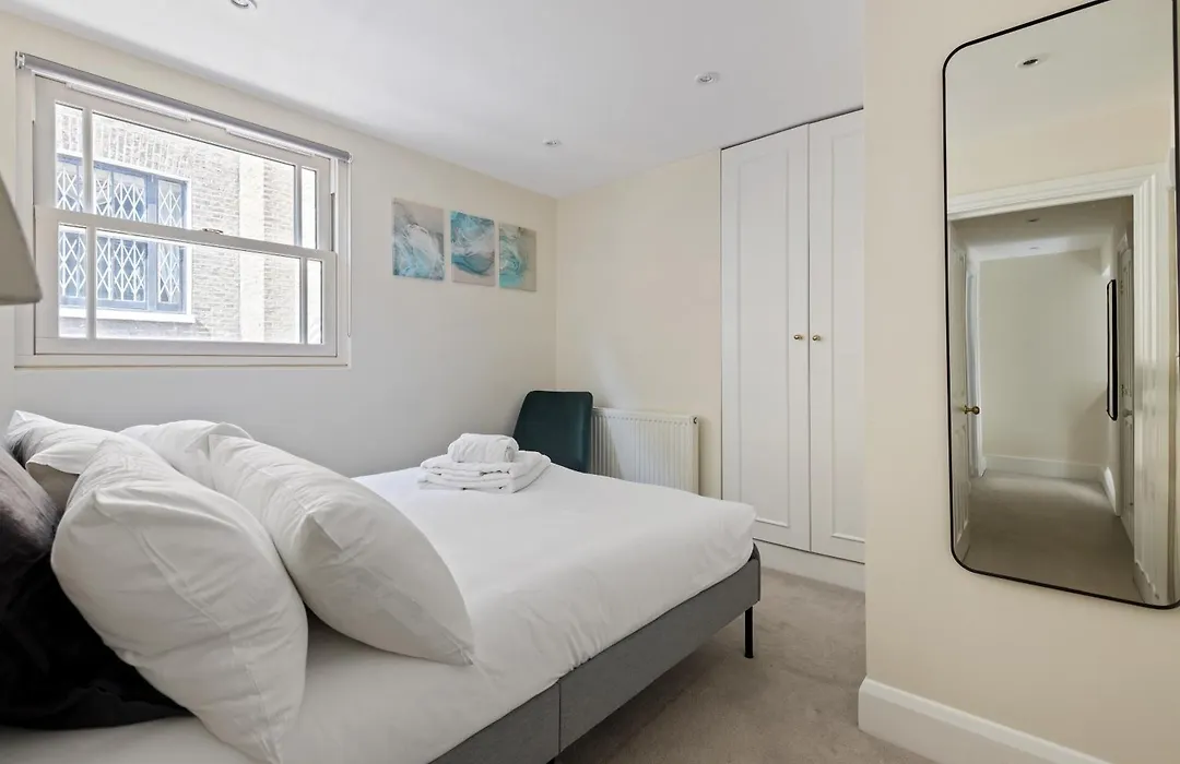Cozy & Welcoming Studio Apartments In Premium Hyde Park Location-1
