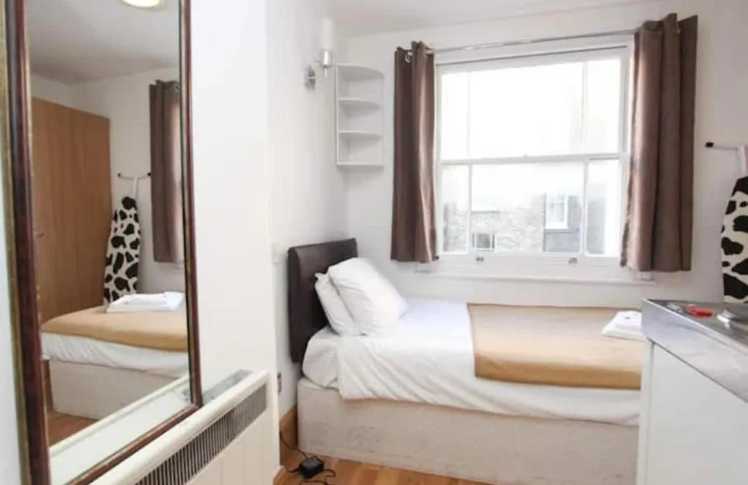 F201-Affordable Studio Near Hyde Park-1