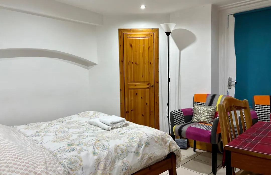 Stay In Bloomsbury-1