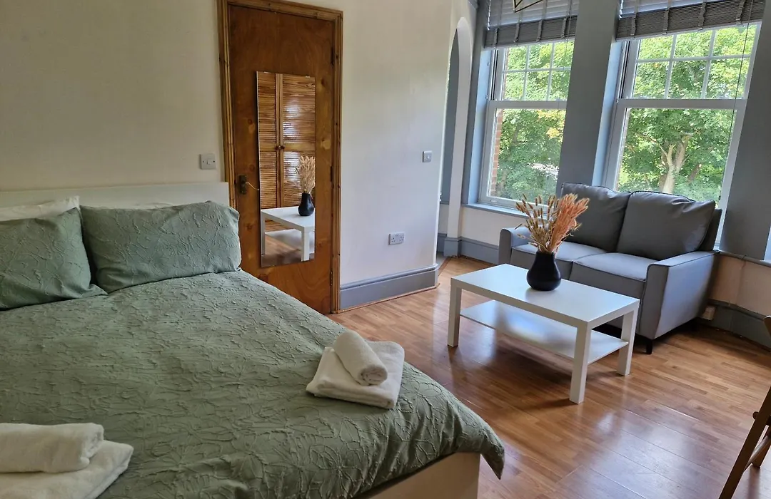 Bright Studio Apartment In A Perfect Location-1