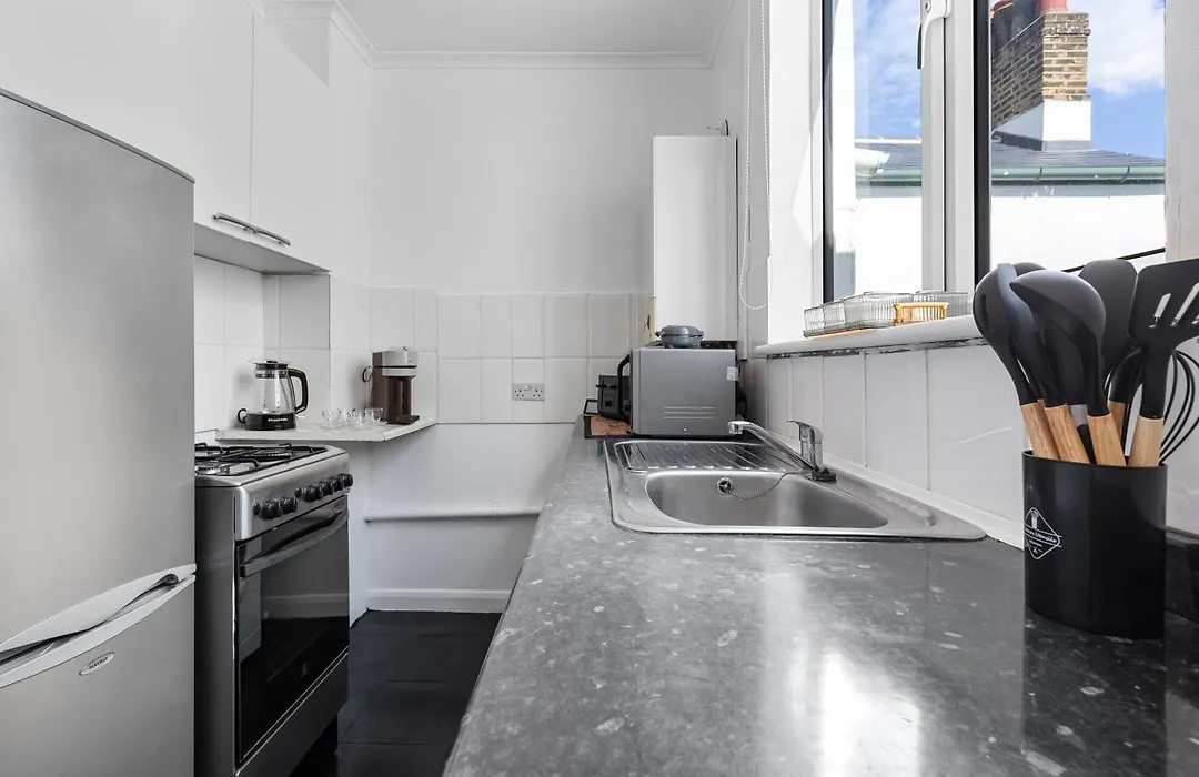 Stylish Flat Near Tower Bridge & London Bridge-1