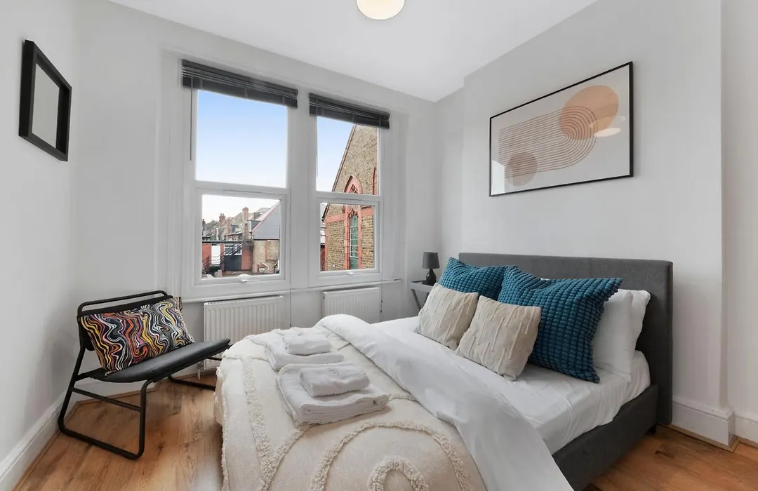 Two Bedroom Apartment Muswell Hill - Second Floor-1