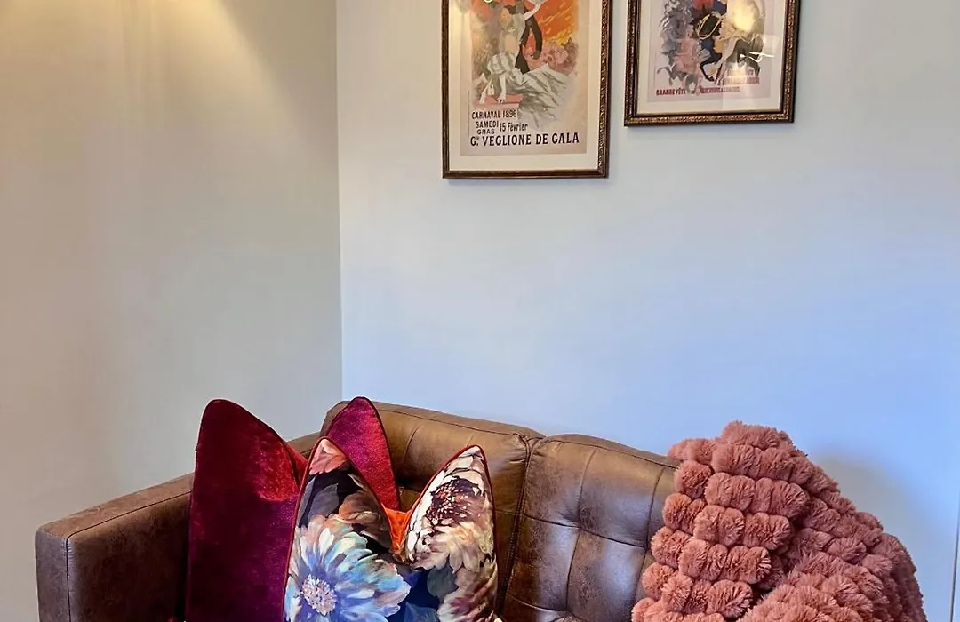 Beautiful One Bedroom Apartment Near Business Design Centre Islington-1