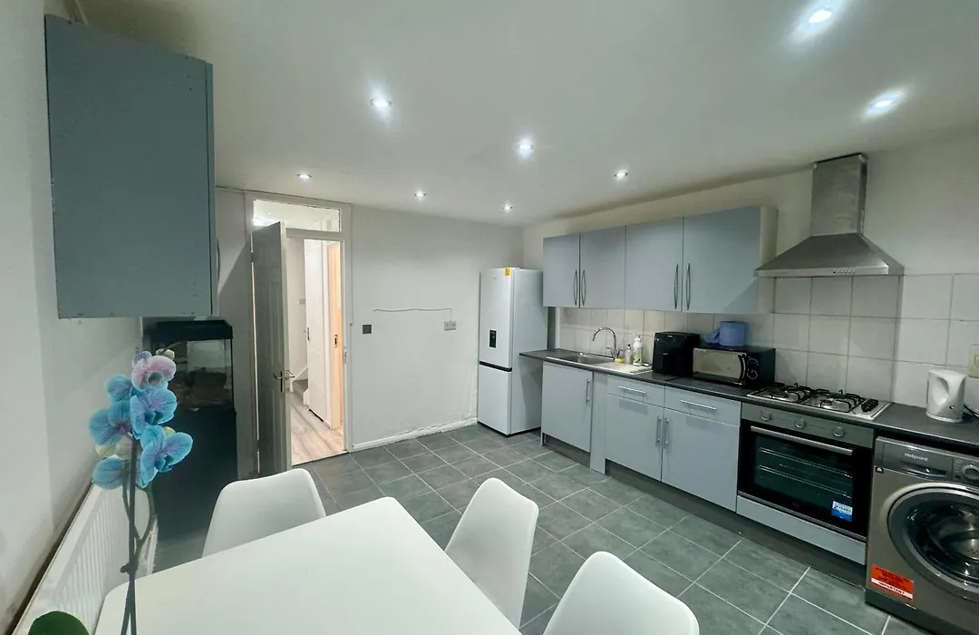 Tottenham Velvet Suites-1