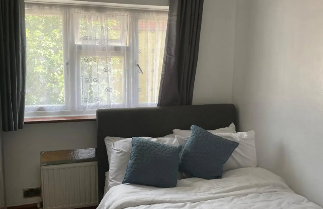 35 Holborn Road London E13 8Ph Near Excel Exhibition Centre-1