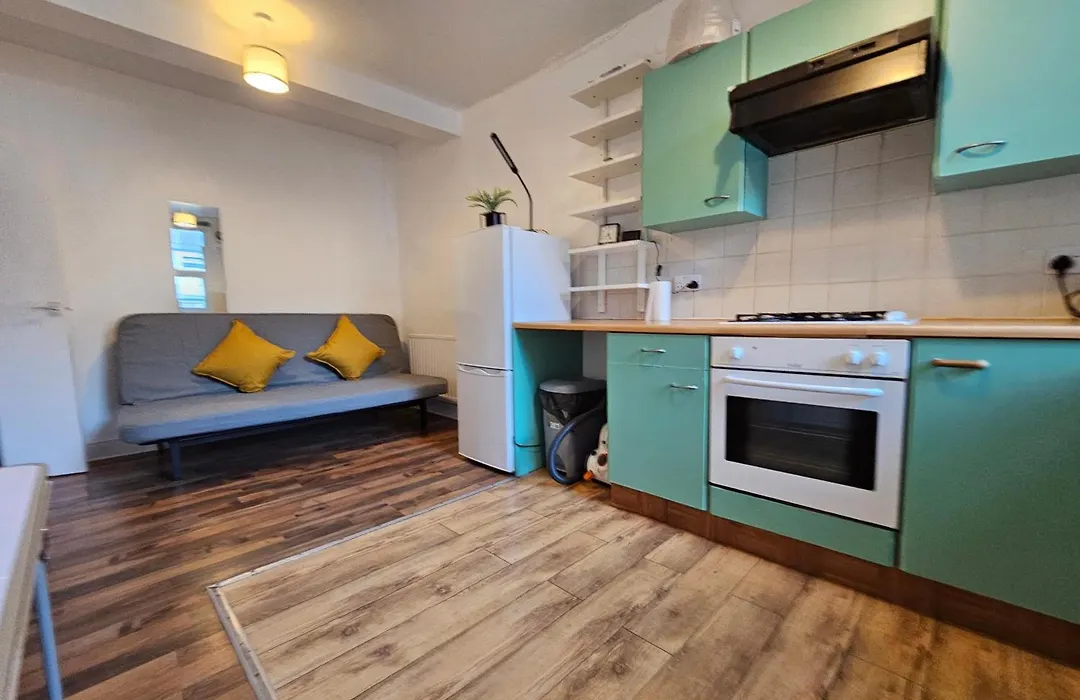 Apartment Close To City-1