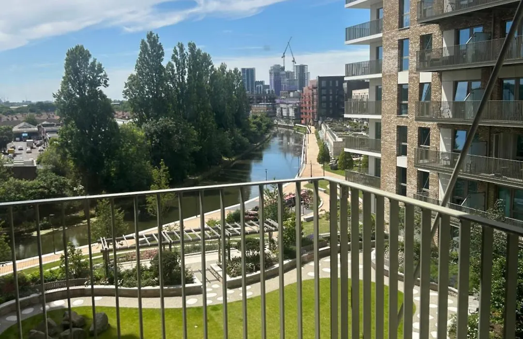 Wembley Luxury Apartment-1