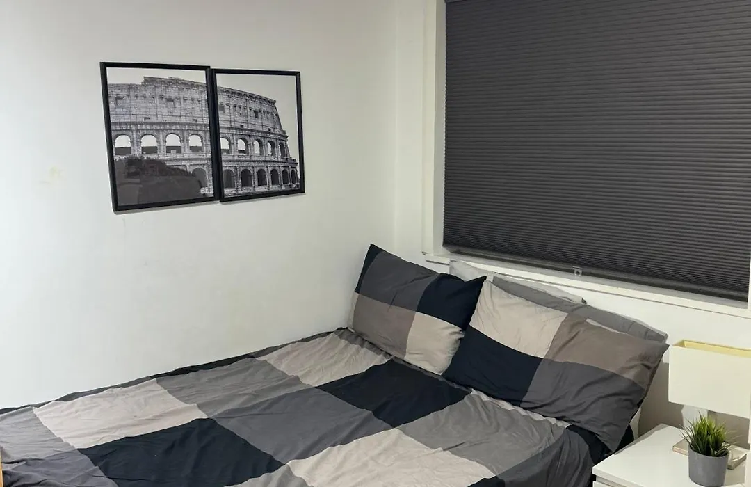 Double Bed Room With En-Suite & Free Parking In Cricklewood Nw2-1