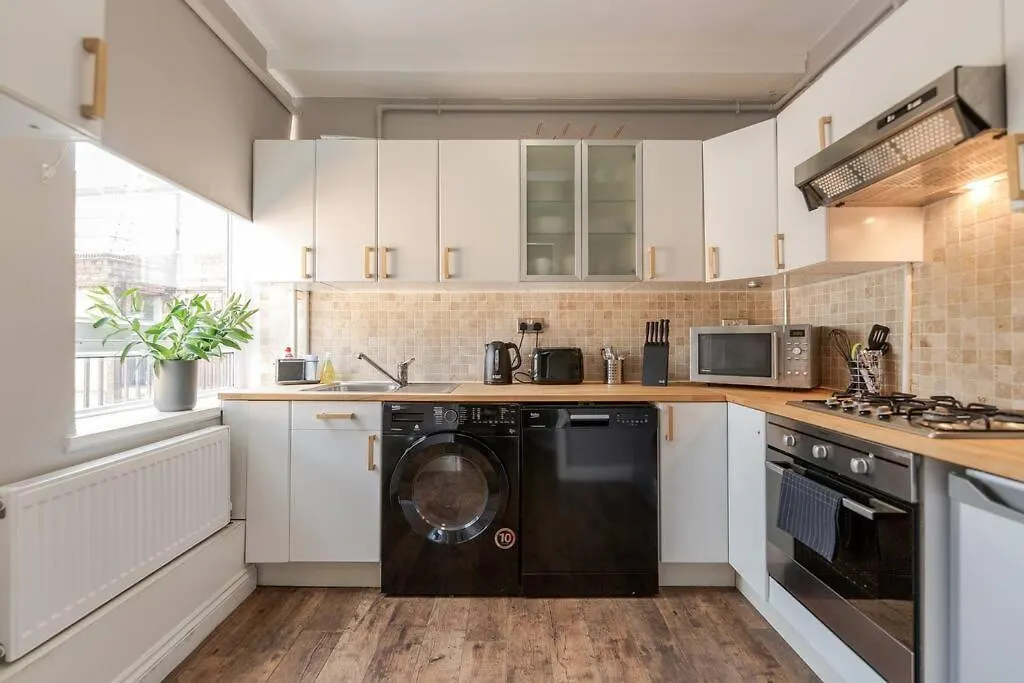 Bright, Modernised Apartment Close To Borough Market-1