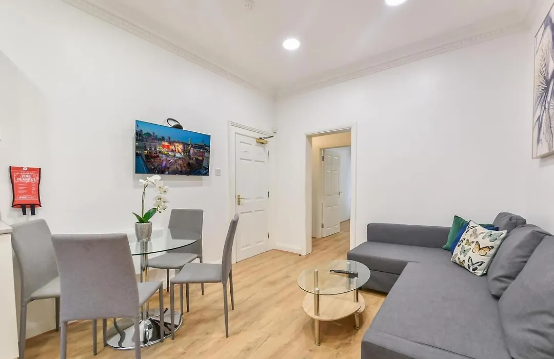 2 Bed Piccadilly Apartment 2-1