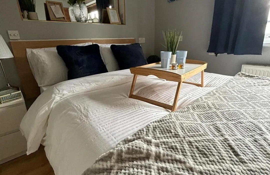 Amazing En-Suite Apartment In Finchley Central-1