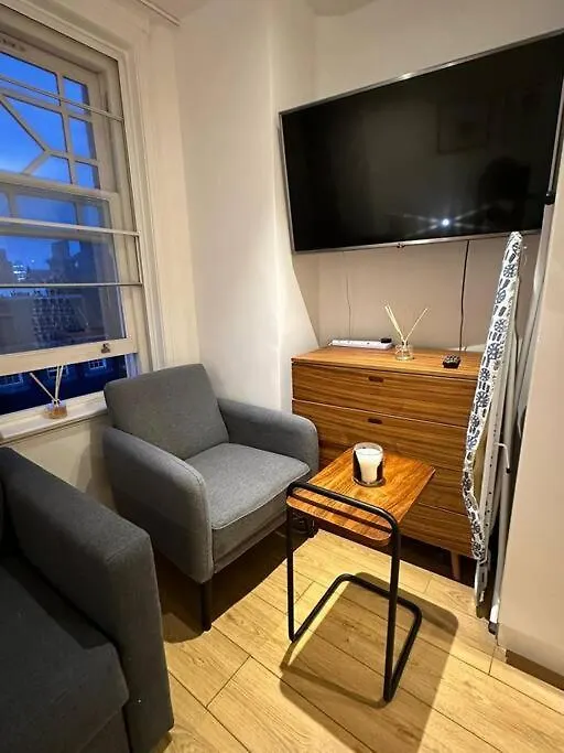 Piccadilly Living 1 Bedroom Flat In London Vr11-1
