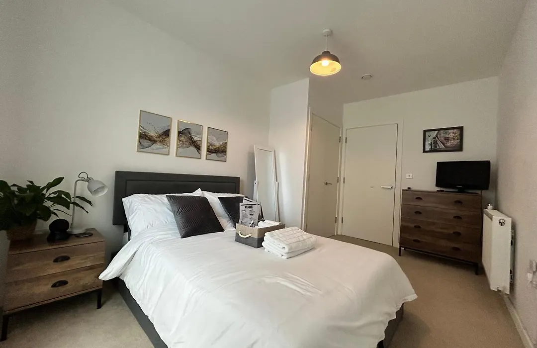 My Apartment Brixton - Modern Double Room With En-Suite-1