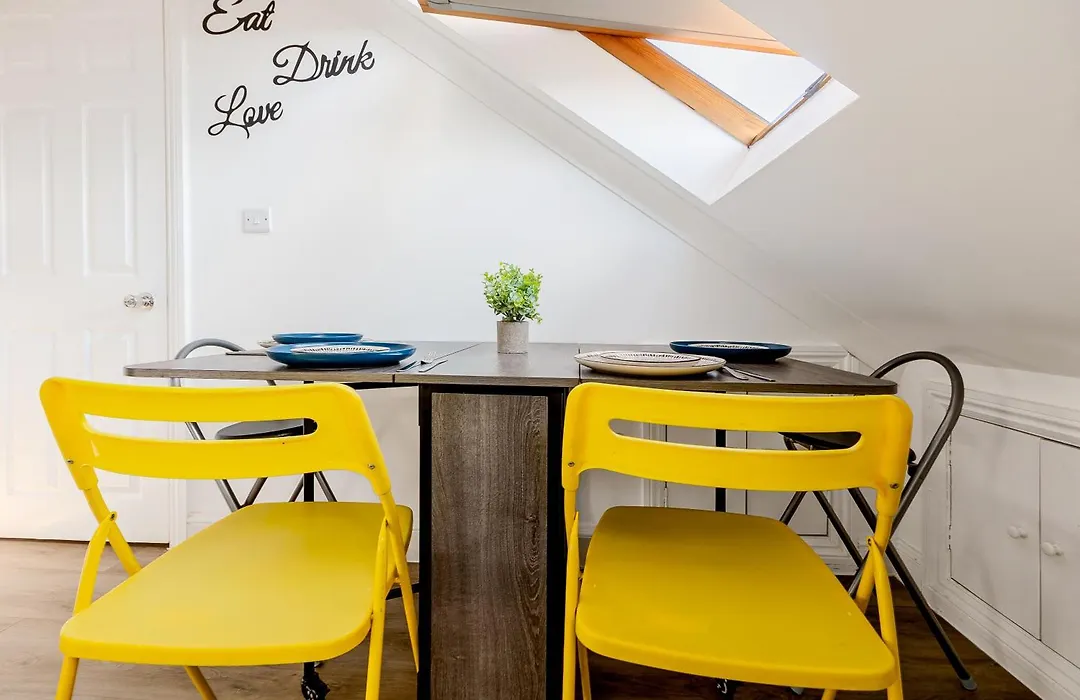 Cosy Flat With Free Parking Near London Hotspots-1