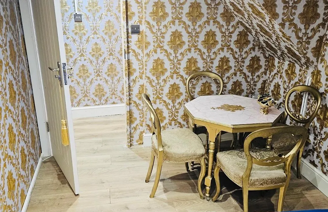 Glam London Stays-1