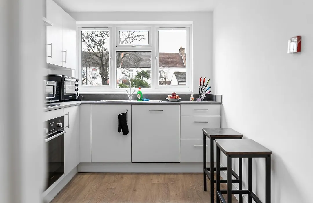 En-Suite Studio Rooms In London Near Wembley Stadium-1