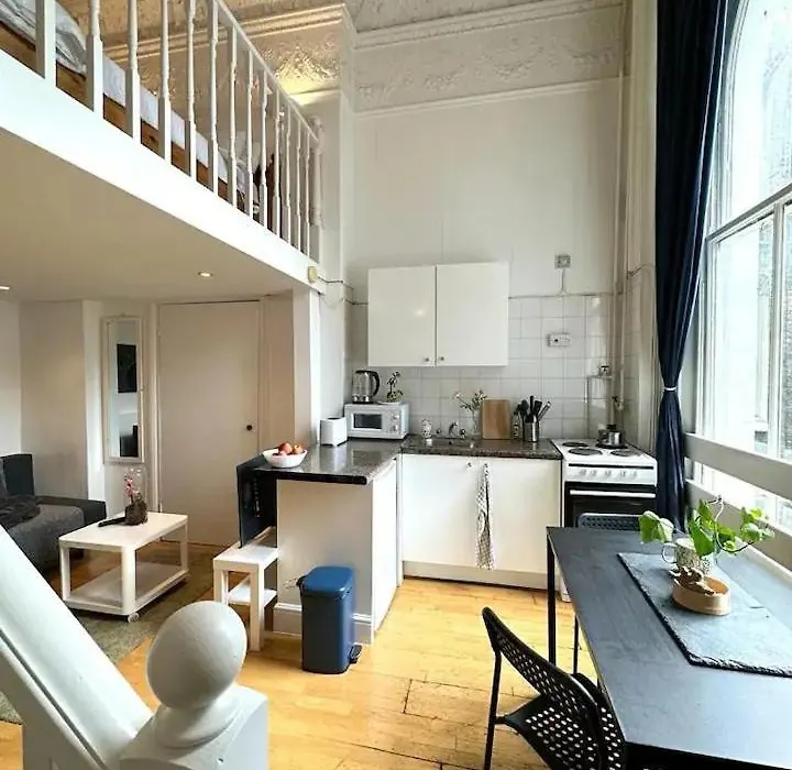 Duplex Studio By Hyde Park- 8-1