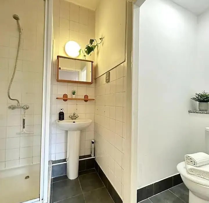 Duplex Studio By Hyde Park- 8-1