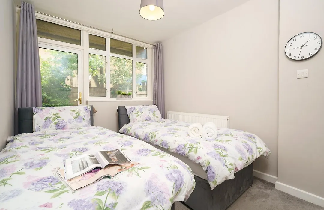 Cozy 2-Bed Garden Flat, With Free Private Parking, Wembley-1