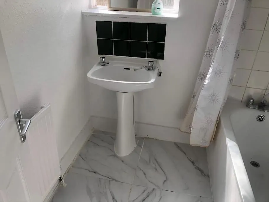 East London 2 Bedroom Flat-1