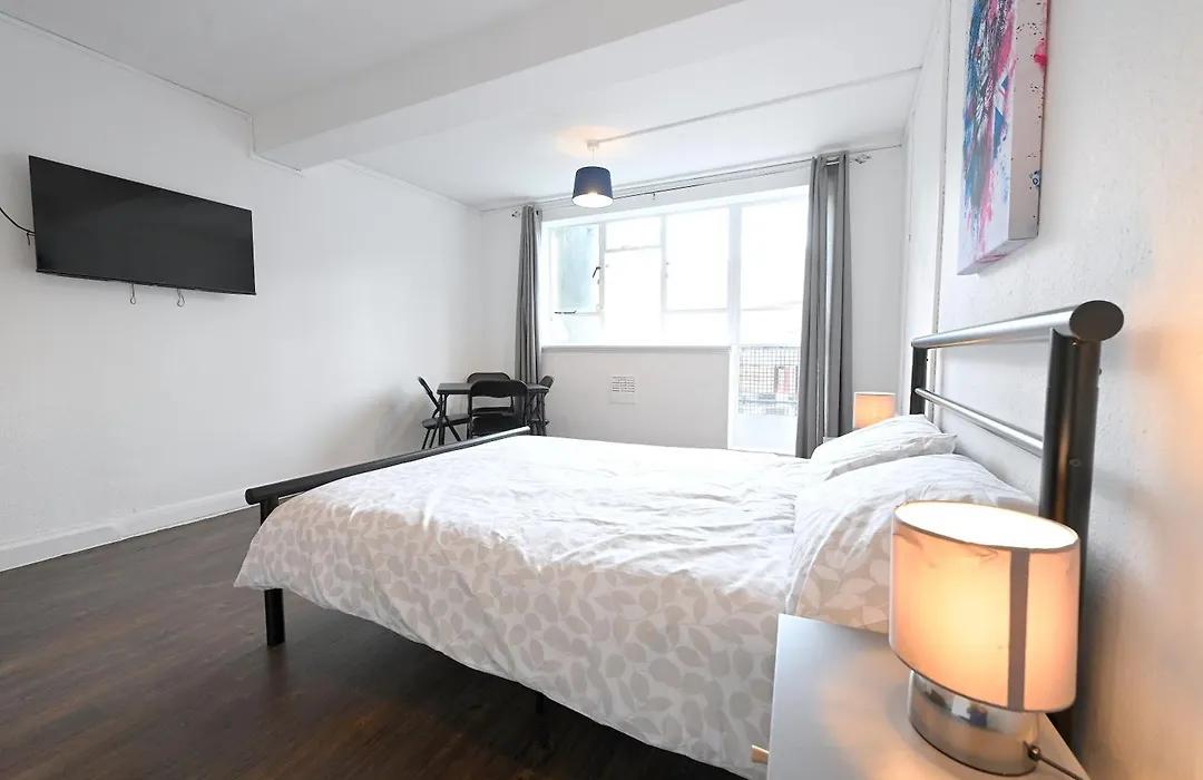 Centrally Located Flat In Leicester Square-1