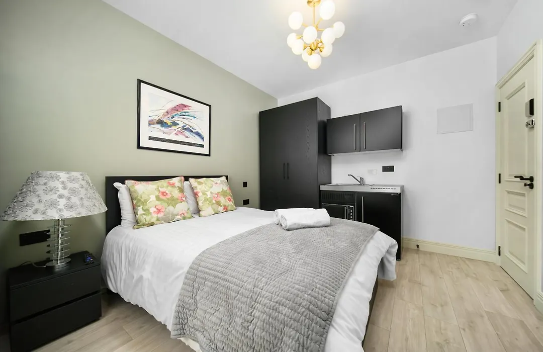 Nine Elms Urban Suites-1