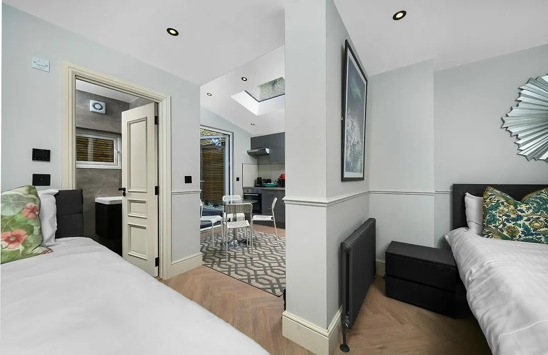 Nine Elms Urban Suites-1