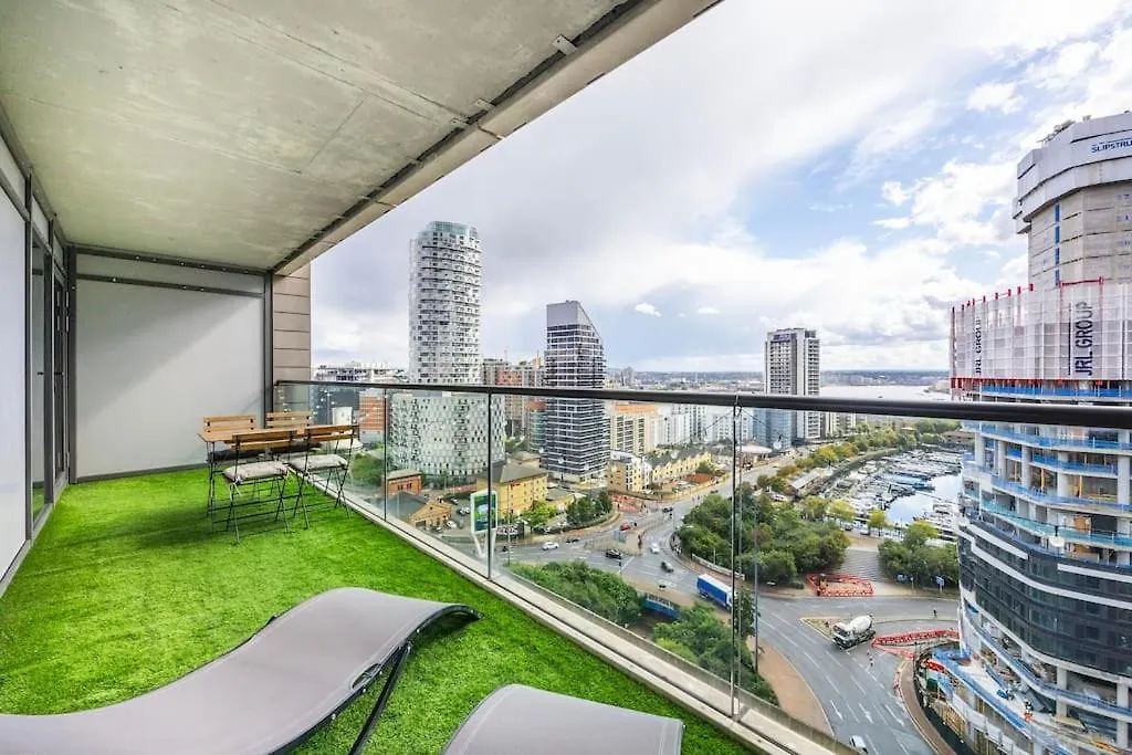 Contemporary 2 Bedroom Flat In Canary Wharf-1