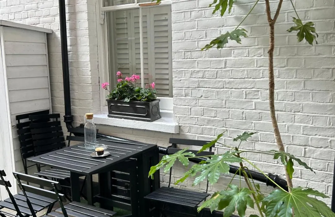Chelsea Flat, Convenient And Quiet-1
