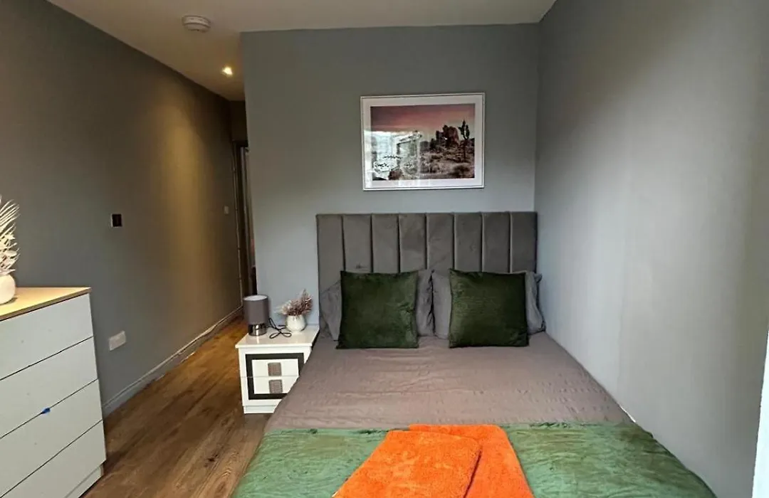 2 Bedroom Flat In Euston 2 Mins Away From Station, No Lift-1