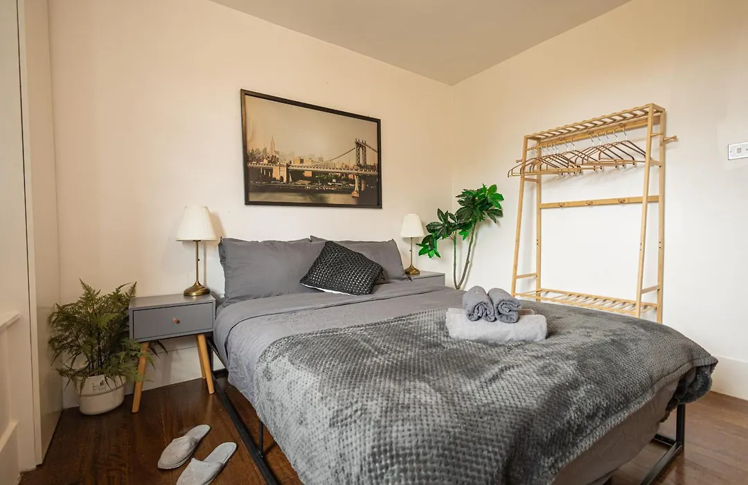 2 Bed Camden Town Sec To Tube-1