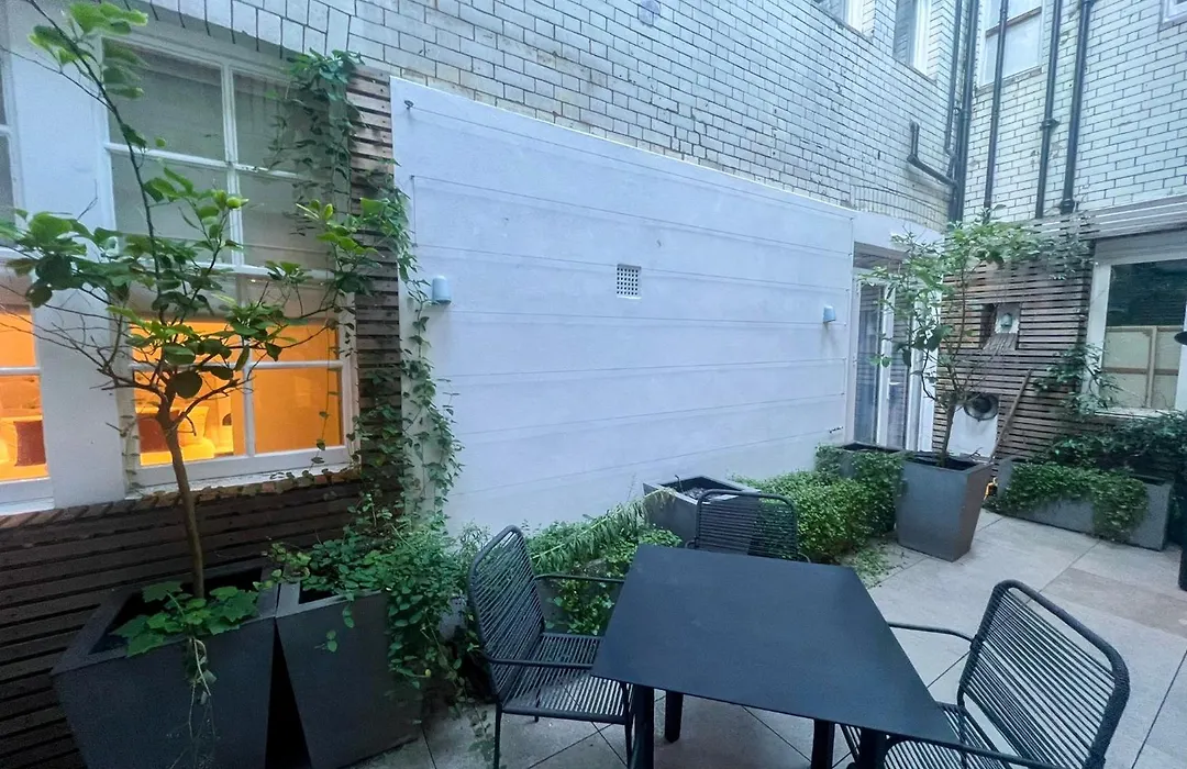 Posh 3 Bedroom Flat With Terrace And Indoor Fireplace In Mayfair, Near Hyde Park-1