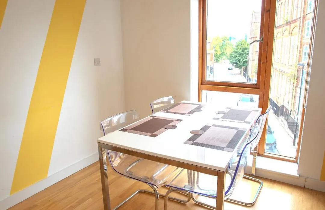 Lovely 1 Bedroom Apartment In South East London-1