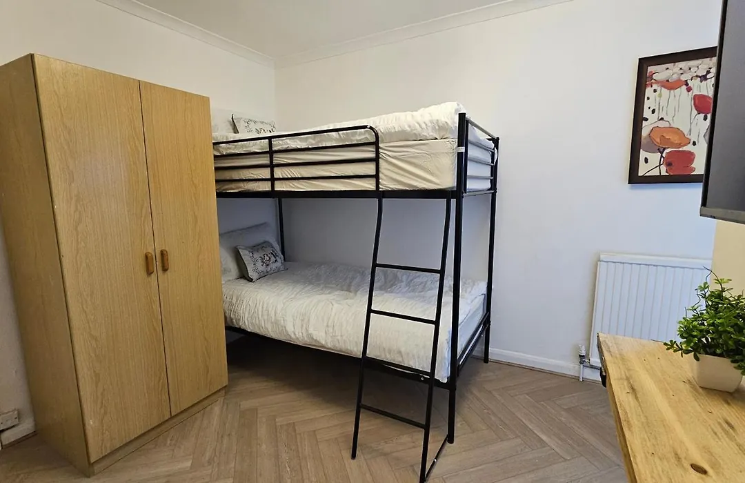 Central Studios & Ensuite Rooms! - Camberwell-1