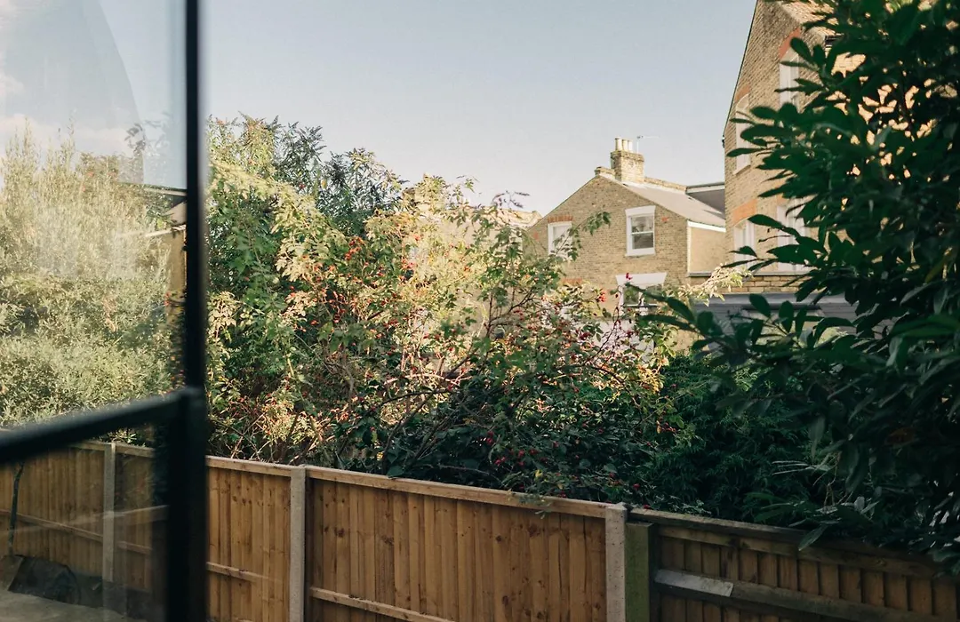 Lin Song House South London Garden Room Getaway-1