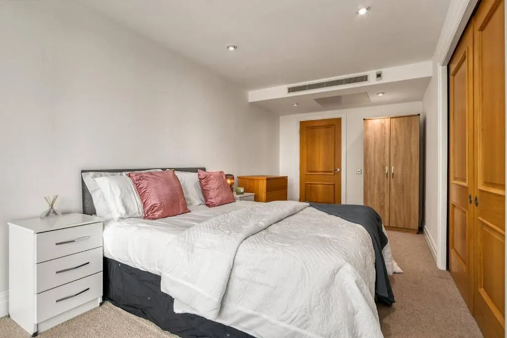 Luxury Living In Paddington, London-1