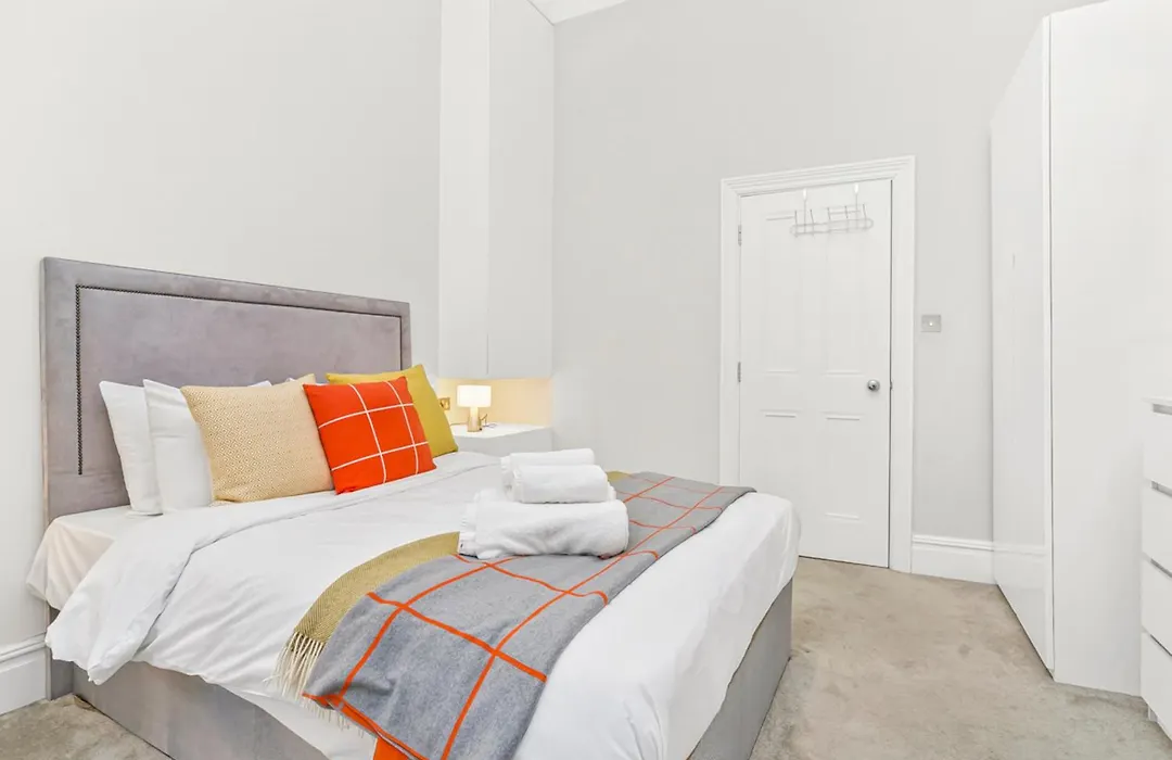 Stunning 3 Bed Apartment Paddington-1