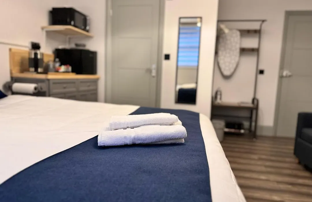 Camden Luxury Studio Flats And En-Suit Rooms-1