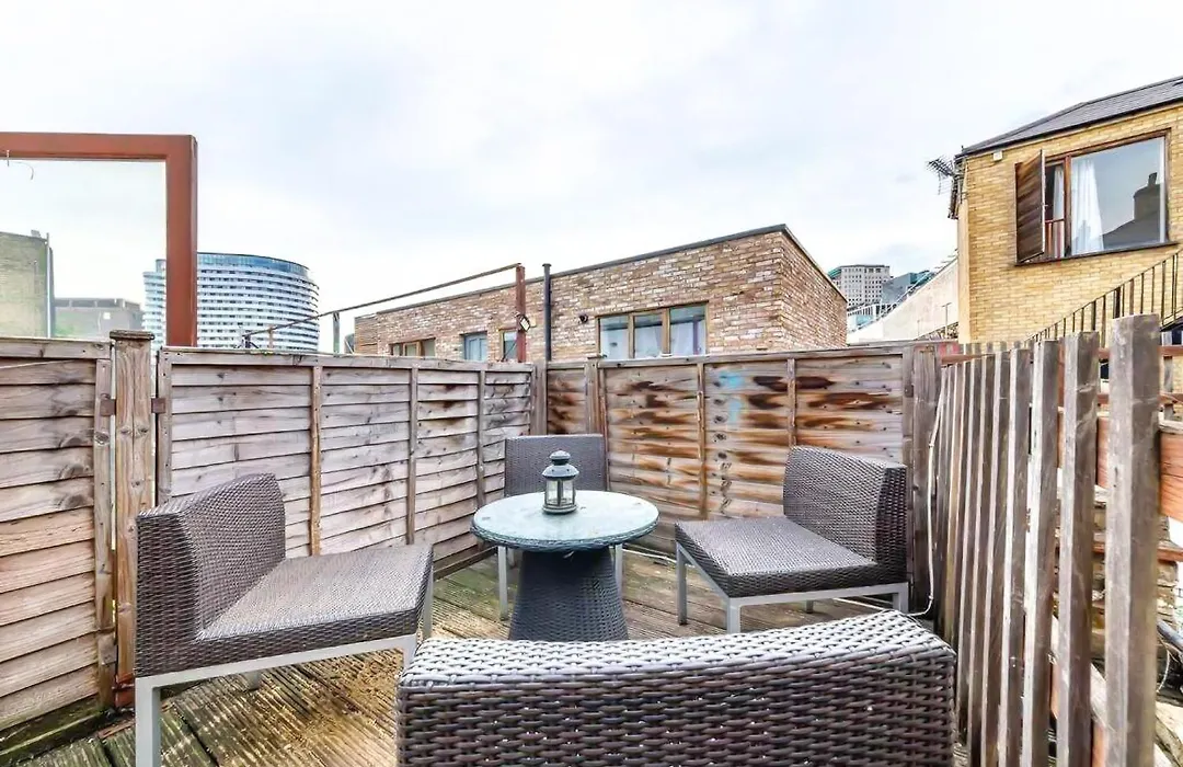 Lovely 2 Bedroom With Patio Waterloo Lm1-1